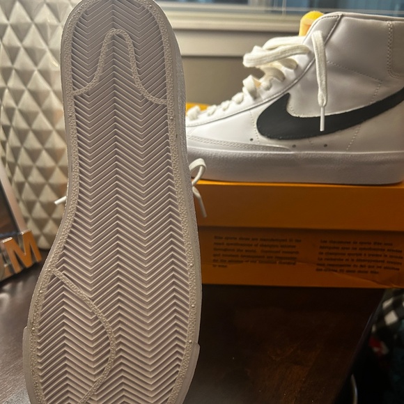 Nike Blazer Mid '77 - Picture 2 of 3